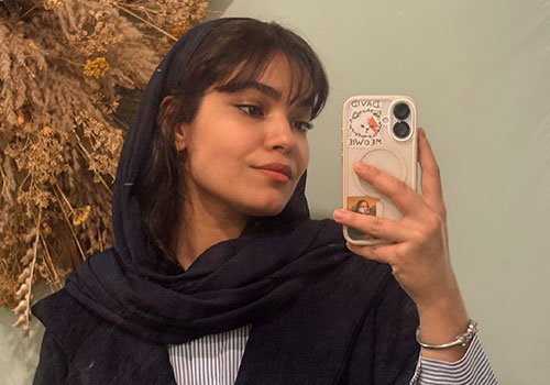 { post.teacher.first_name }} موسوی